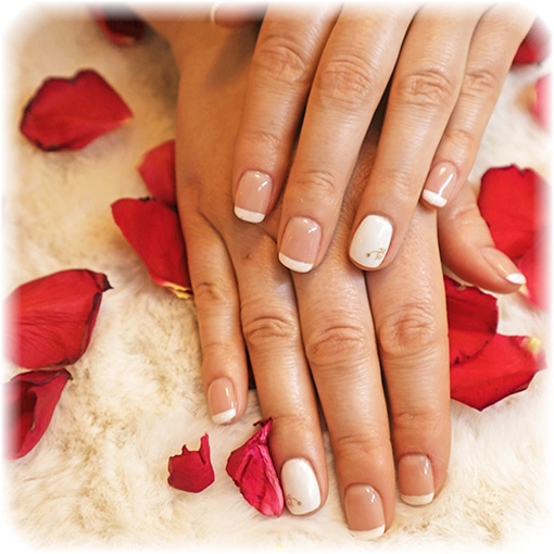 Kürzen und formen der Nägel • Gel-Lack French oder Farbe und aufhärten • Nagelöl • Handcreme mit Massage